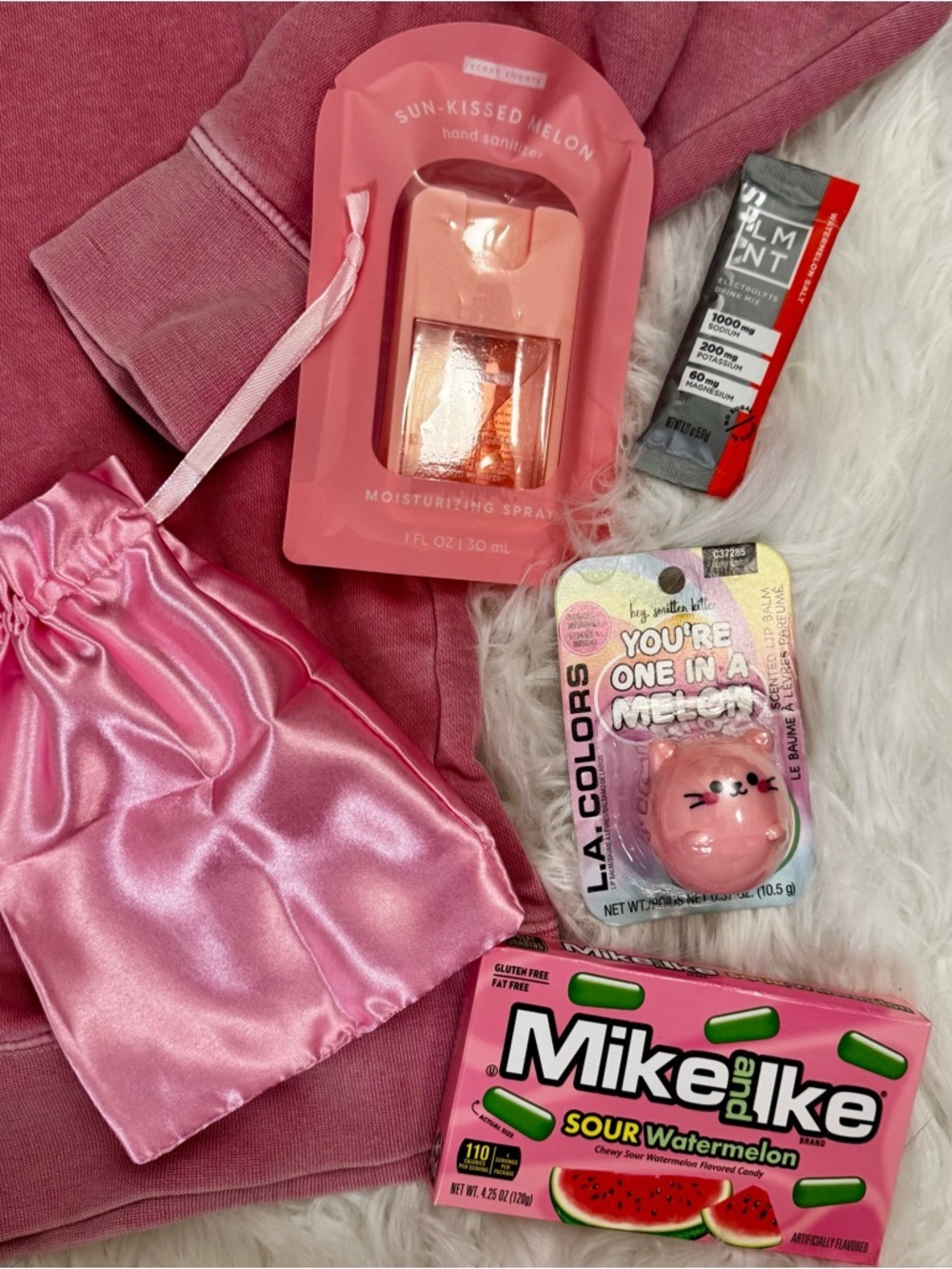 Jet Lagged Dusty Pink Travel Comfort Bundle – Sweatshirt, Duffel, Accessories M - Picture 5 of 9